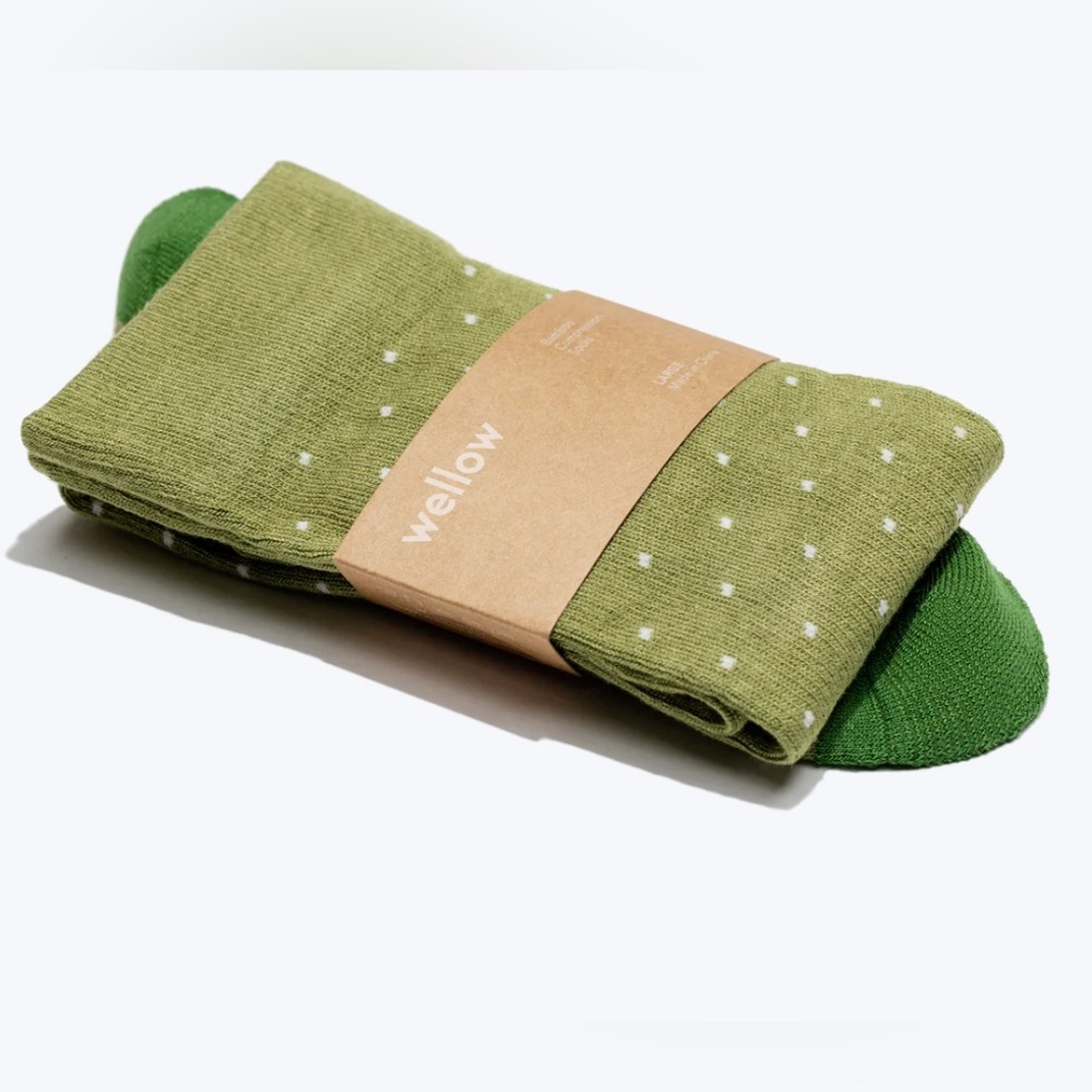 Wellow Bamboo Compression Socks Artichoke Polka Dot Size Large
Worn & Washed 1X - Picture 4 of 4